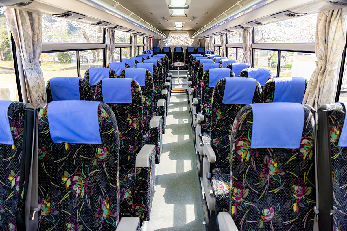 大型バス 車内